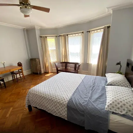 Spacious Bedroom In A Brooklyn House Shared With Host New York Extérieur photo