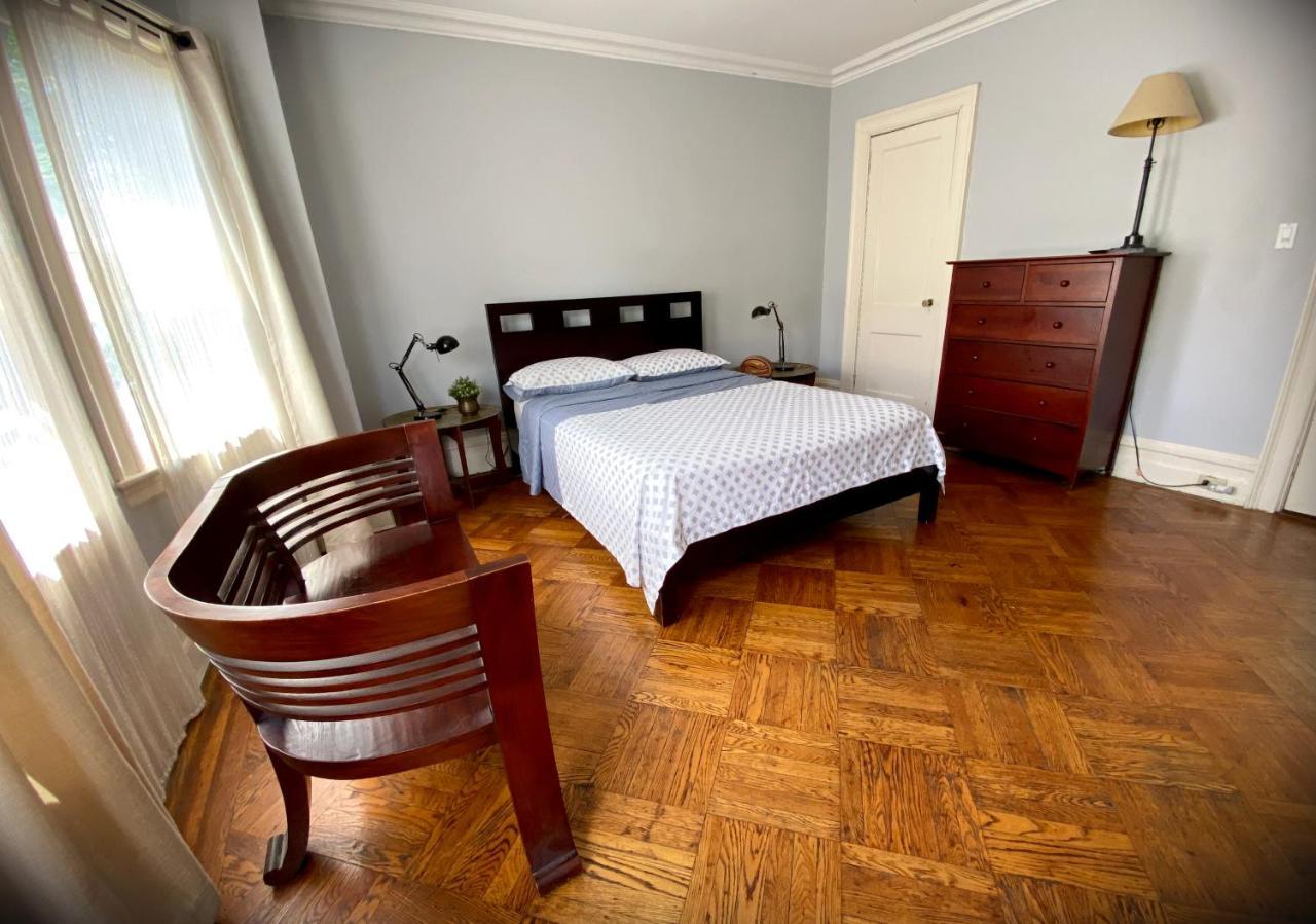 Séjour chez l'habitant Spacious Bedroom In A Brooklyn House Shared With Host *
